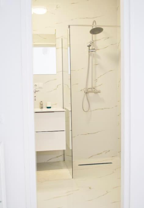 Appartement 3 Dream Apartmant 3+Parcare Gratuita à Oradea Extérieur photo